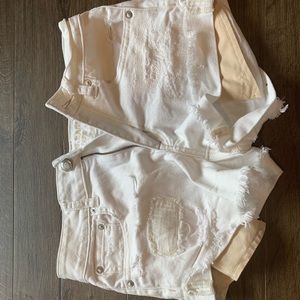 Cream colored American Eagle size 2 Jean shorts